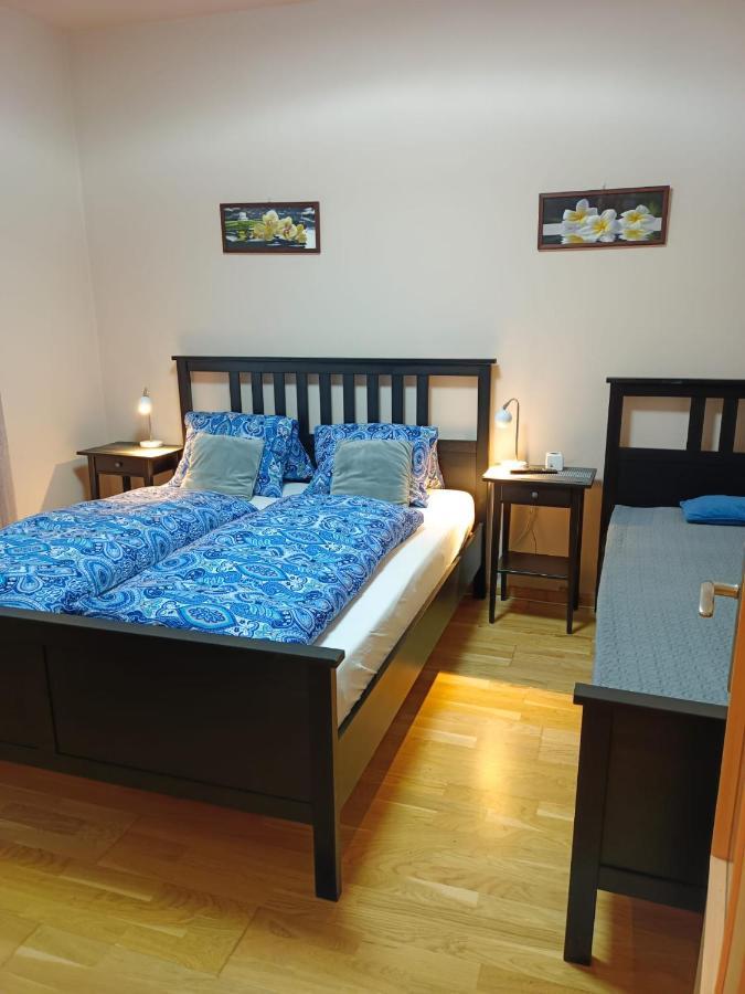 Msprivat Hotel การ์โลวีวารี ภายนอก รูปภาพ