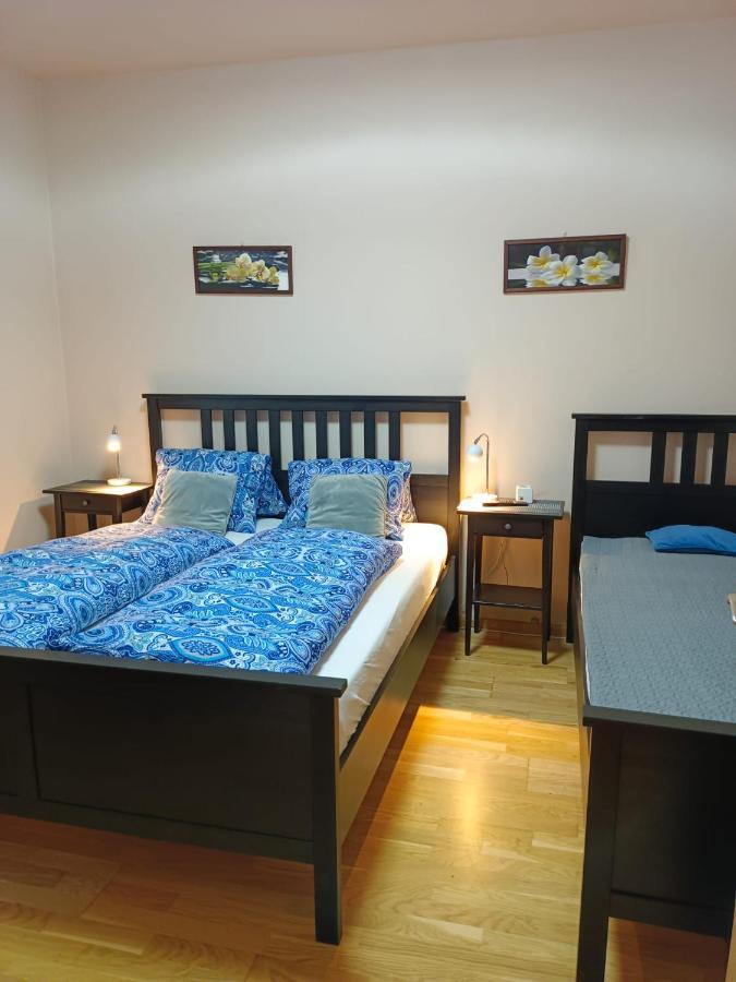 Msprivat Hotel การ์โลวีวารี ภายนอก รูปภาพ