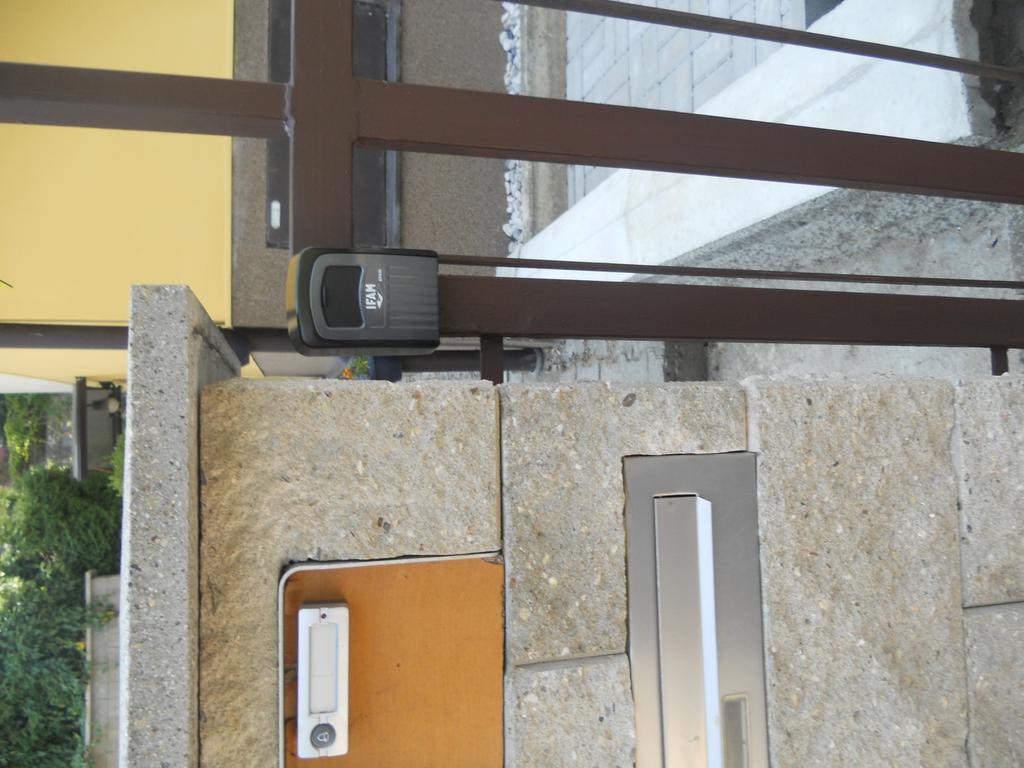 Msprivat Hotel การ์โลวีวารี ภายนอก รูปภาพ